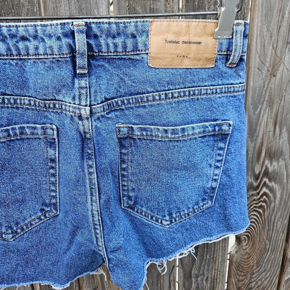 Zara Women's Distressed Blue Jean Shorts Size 4 - Picture 14 of 16
